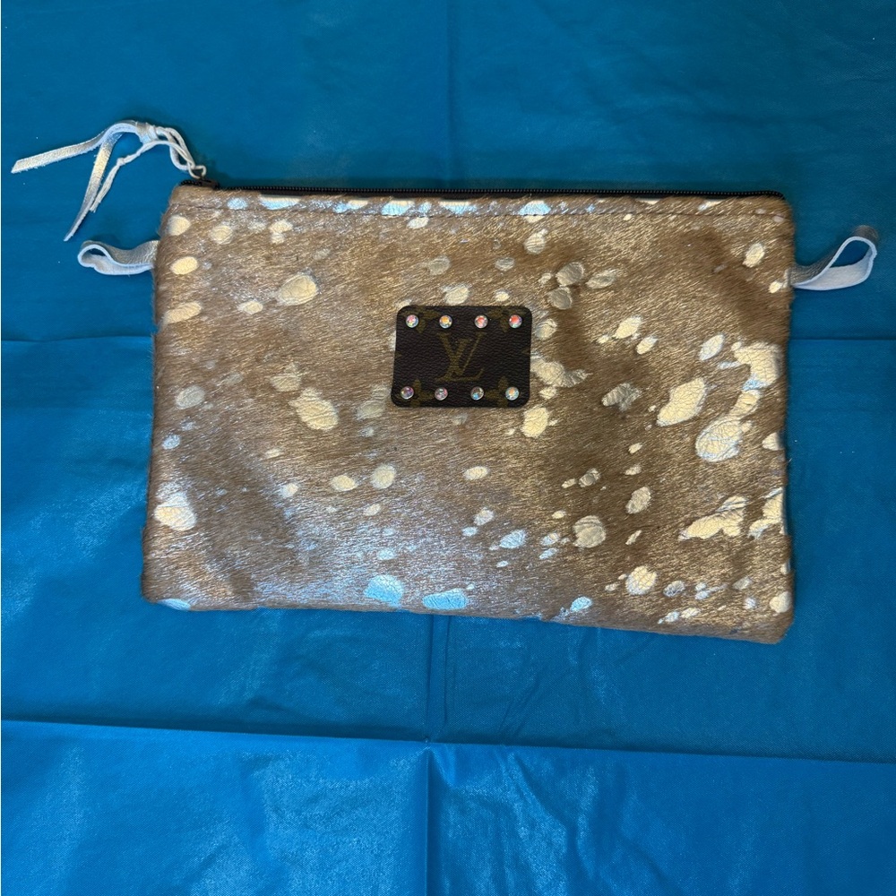 LV Metallic Splatter Clutch - Gold